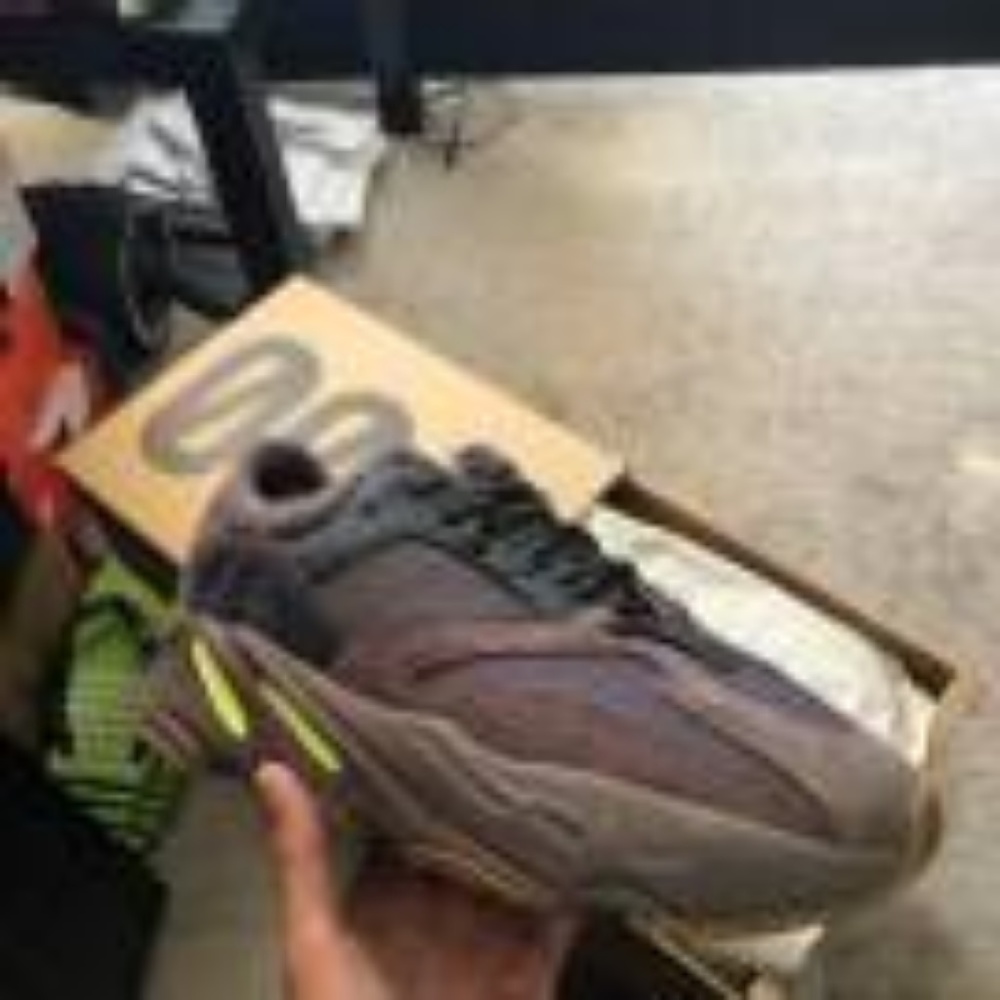 Yeezy Boost 700 “Mauve”